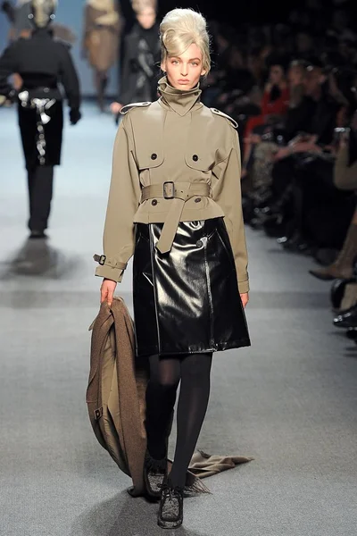 Look 15